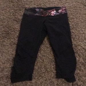 Lululemon size 8 running Capri